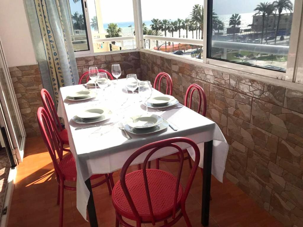 Costamar, Primera Linea De Playa, 3 Dormitorios, 2 Banos, Vistas Al Mar, Internet Wifi Y Garaje, Ideal Parejas Y Familias 贝纳尔马德纳 外观 照片